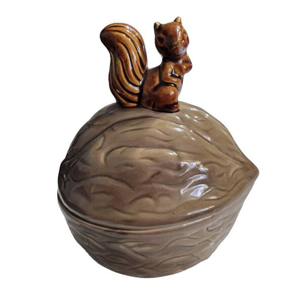 Vintage 1950s Walnut Squirrel With Acorn Canister Cookie Nut Jar Dish Bowl - Picture 1 of 6